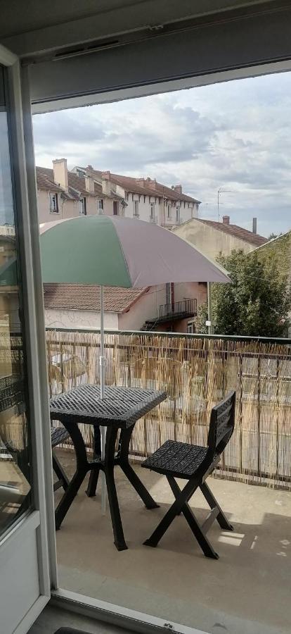 Appartement Avec Balcon Et Parking Prive Roanne Exterior foto
